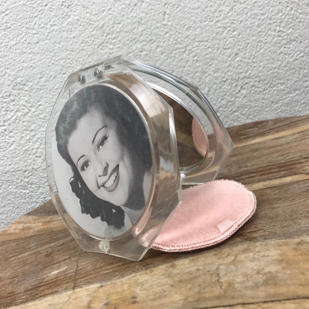 Vintage l 40s 50s Octagon Lucite Glamour Girl Pinup Loose Powder Mirror Compact